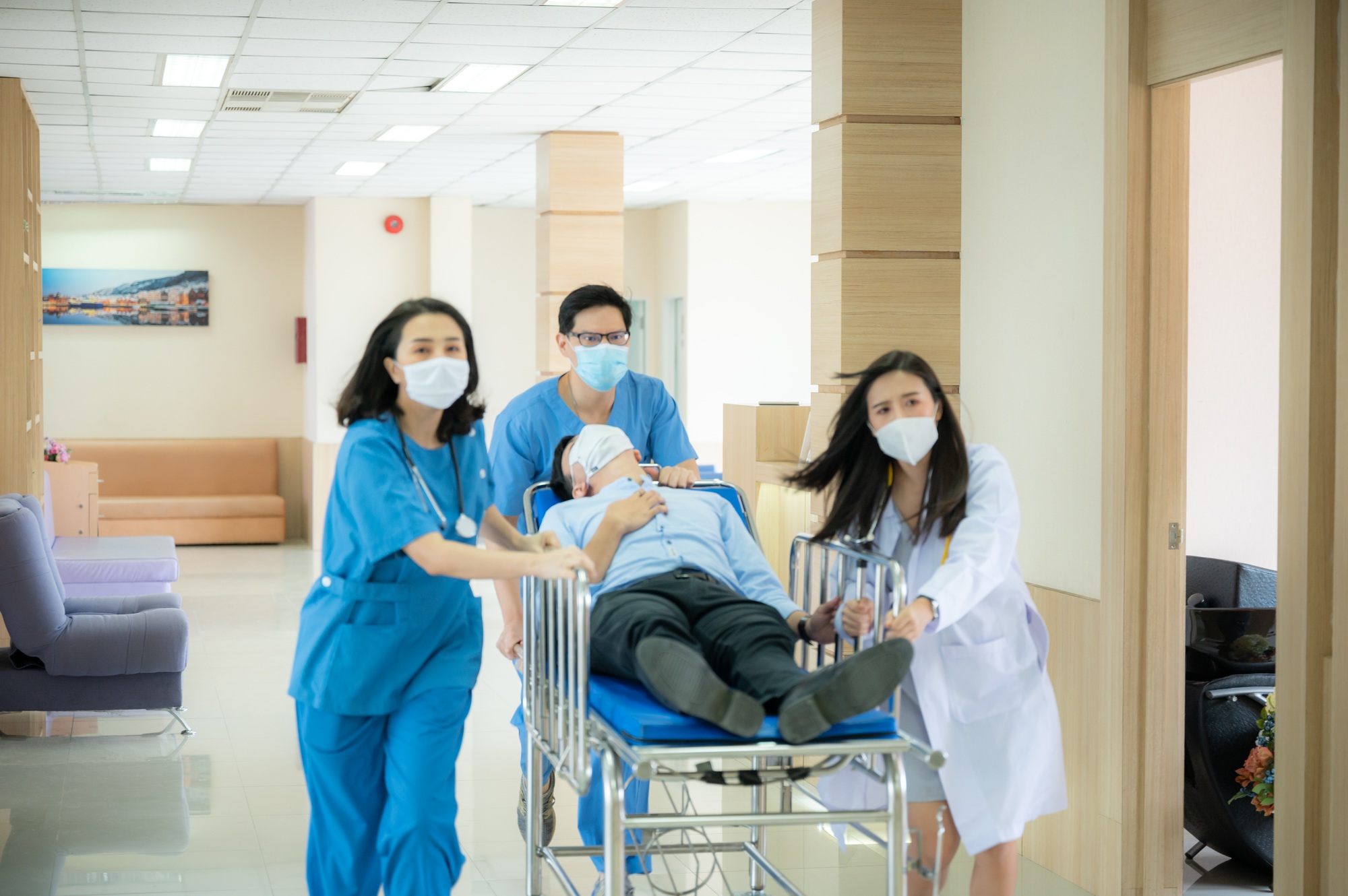 emergency patient concept, professional doctor working for help emergency patient at hospital