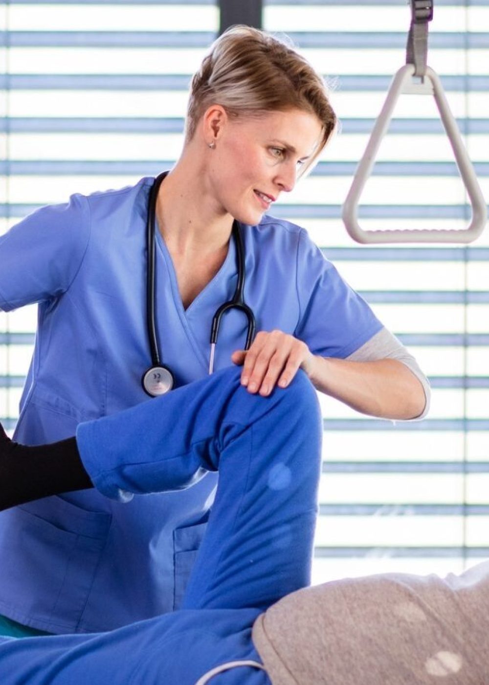 a-healthcare-worker-and-senior-patient-in-hospital-physiotherapy--r6oi6jn34jp1ln1egm4sqwz0kl51psnnmuiaw2v2k0